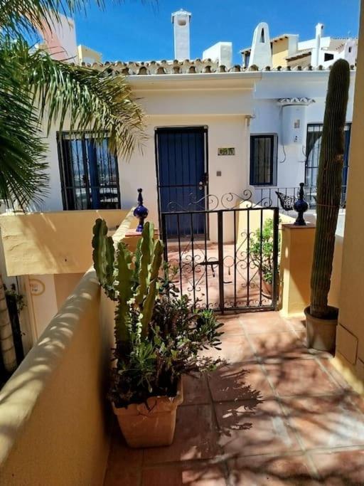 Casita Junto Al Mar En El Puerto De Cabopino Villa มาร์เบยา ภายนอก รูปภาพ